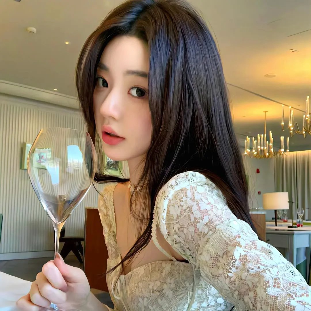 伏狮艶后
